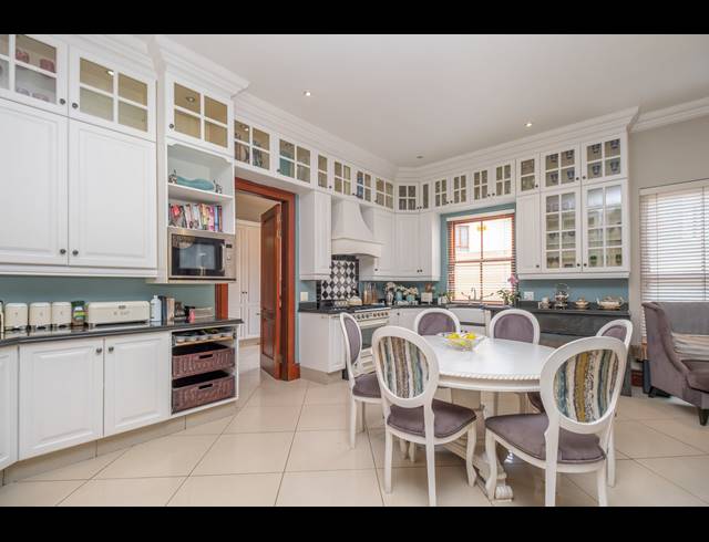 4 BEDROOM CLUSTER FOR SALE IN BRYANSTON